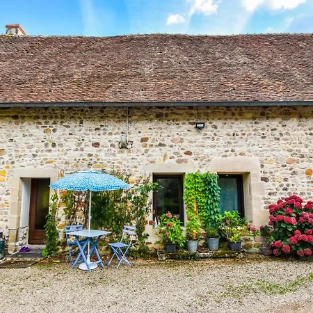 Vakantiehuis Historic Holiday In With Swimming Pool