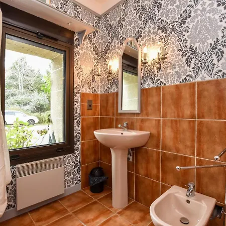 Historic Holiday In With Swimming Pool Vakantiehuis Cérilly