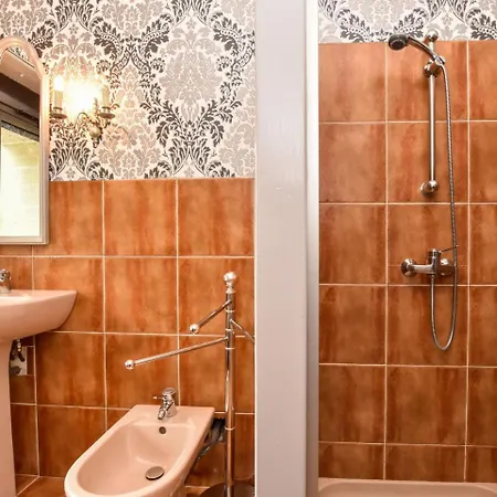 Vakantiehuis Historic Holiday In With Swimming Pool